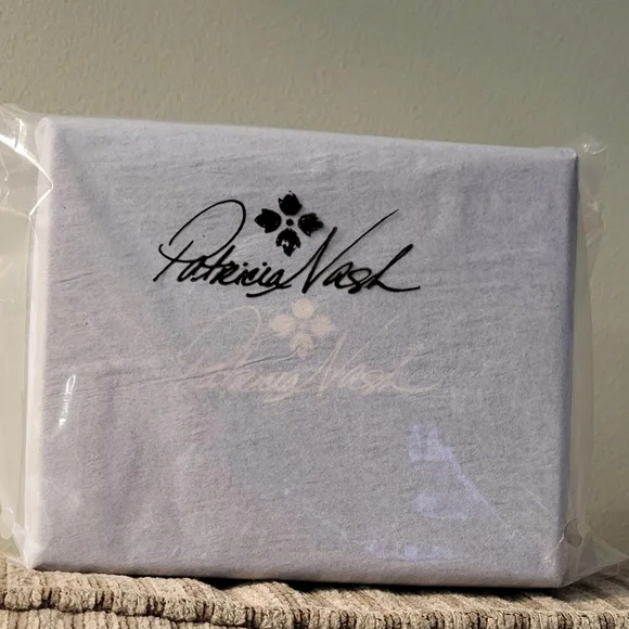 🎁Patricia Nashed Boxed Leather Mini Torri Wallet with Key Fob Bag Charm - Picture 3 of 14